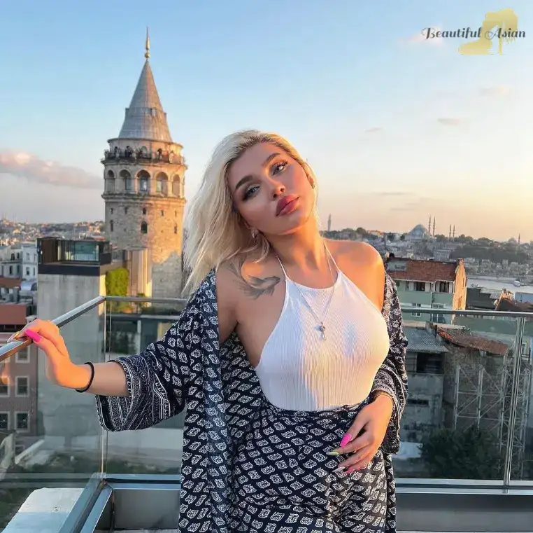 Azerbaijani babe pic