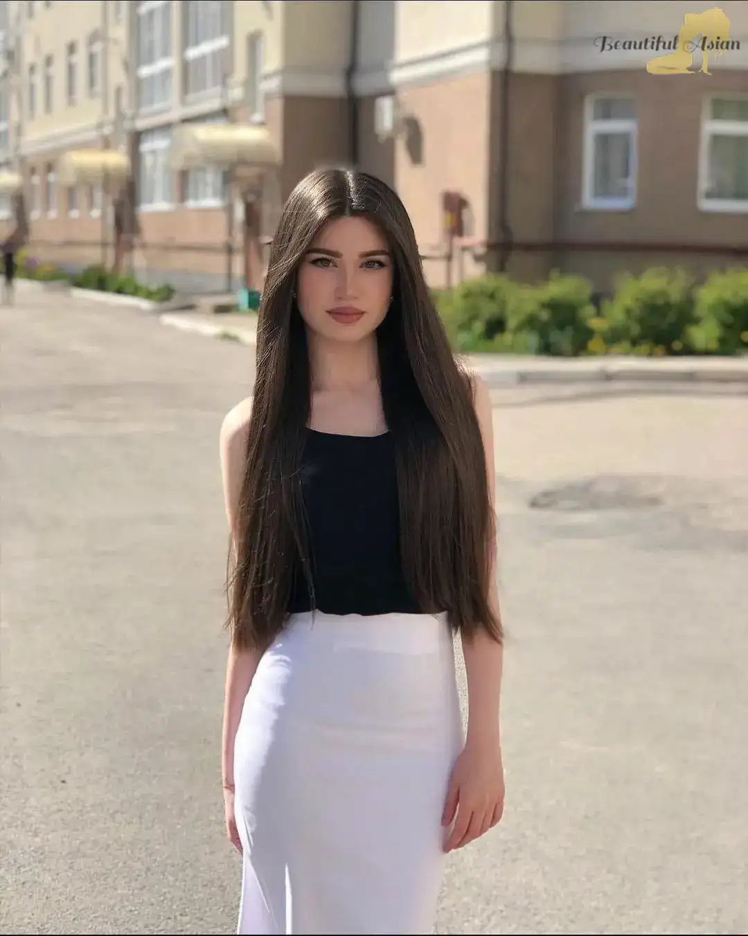 appealing Armenian girls pic