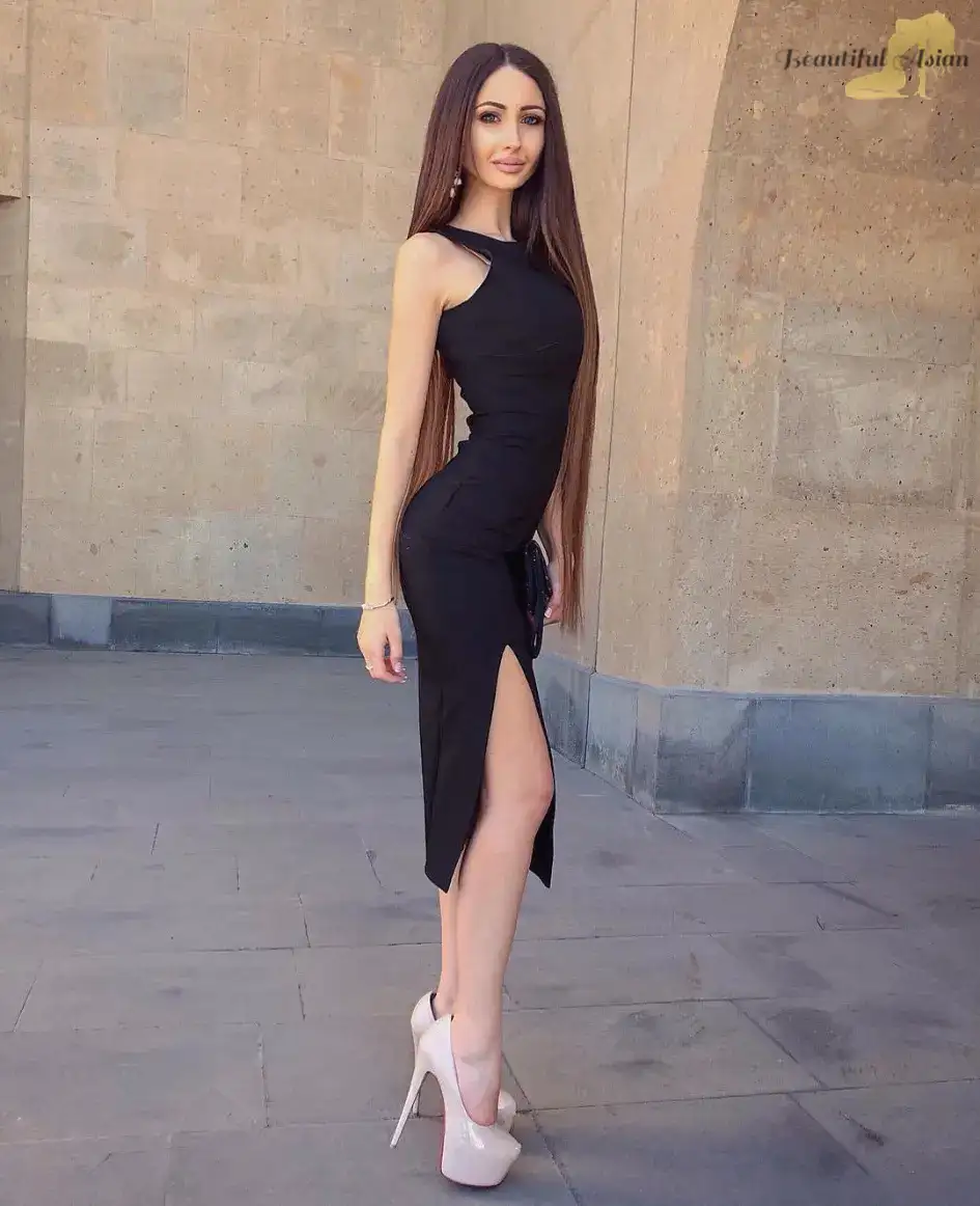 beautiful Armenian chick pic