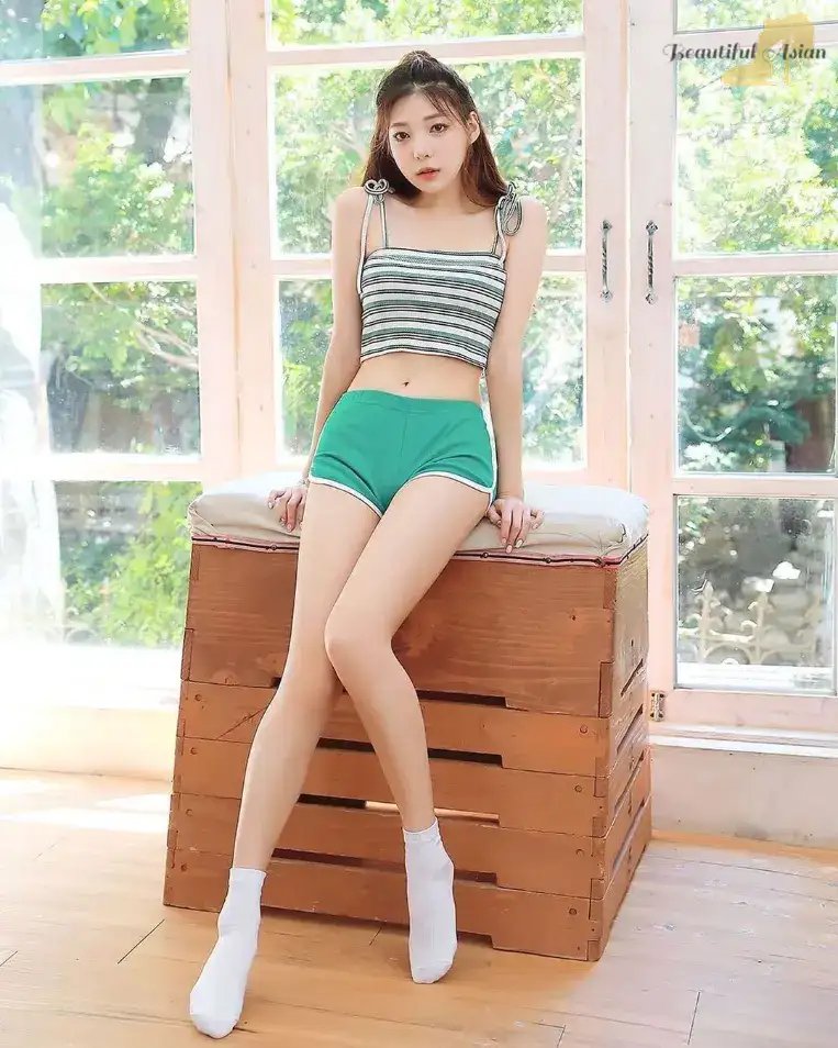 beautiful Korean model image