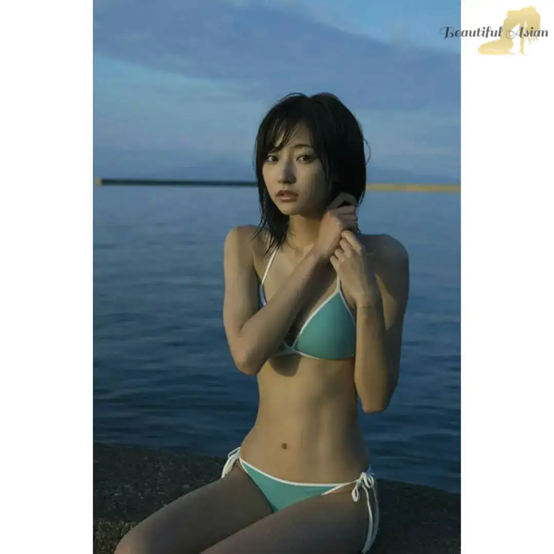 elegant Korean woman image