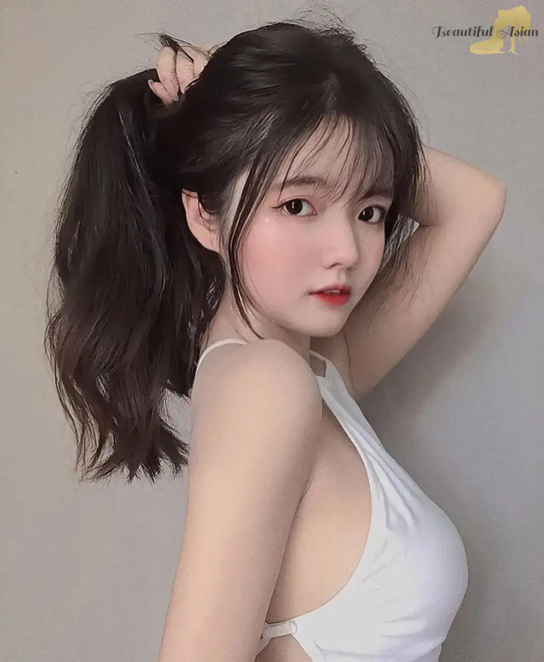 elegant Vietnamese models photo