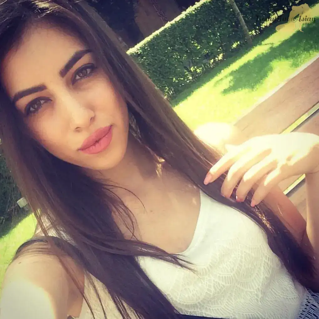 enchanting Armenian girl image