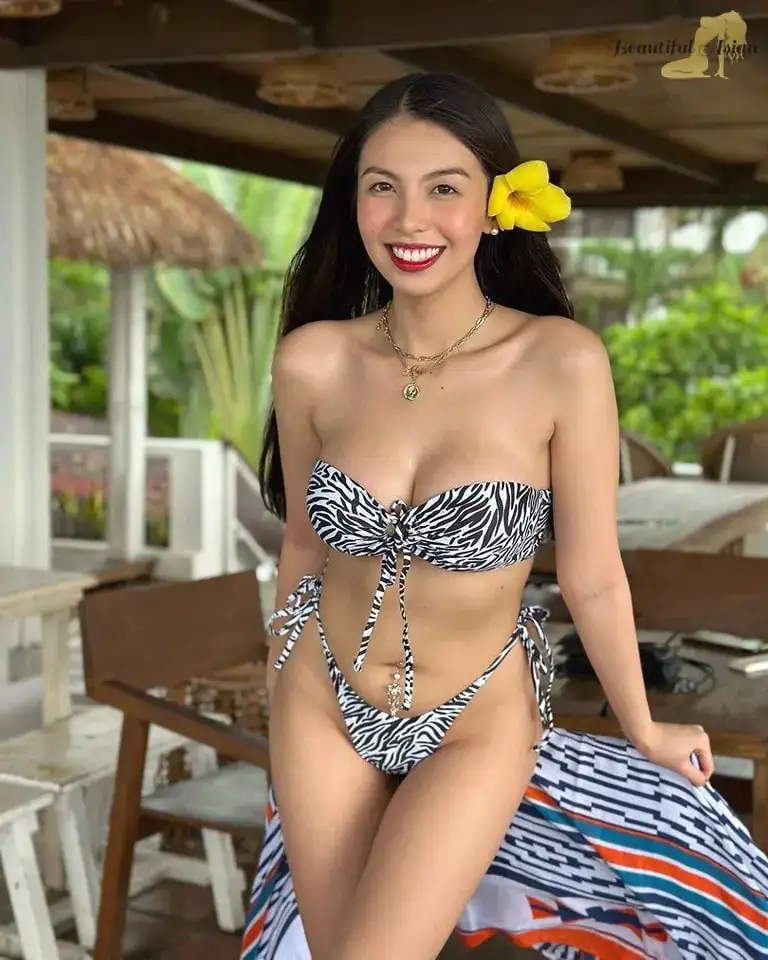 glamorous Filipino model