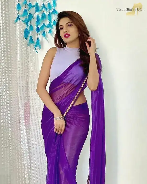 gorgeous Indian babe photo