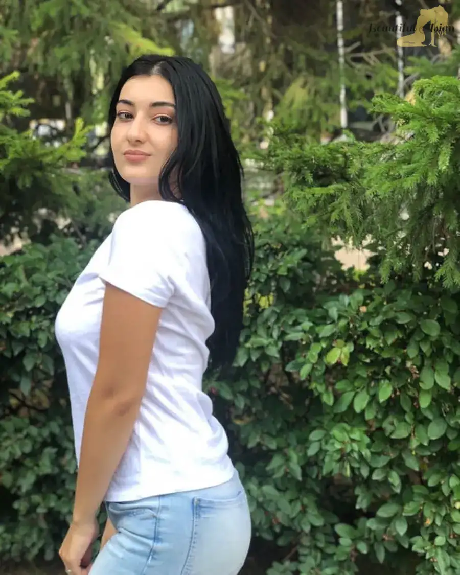 hot Armenian females