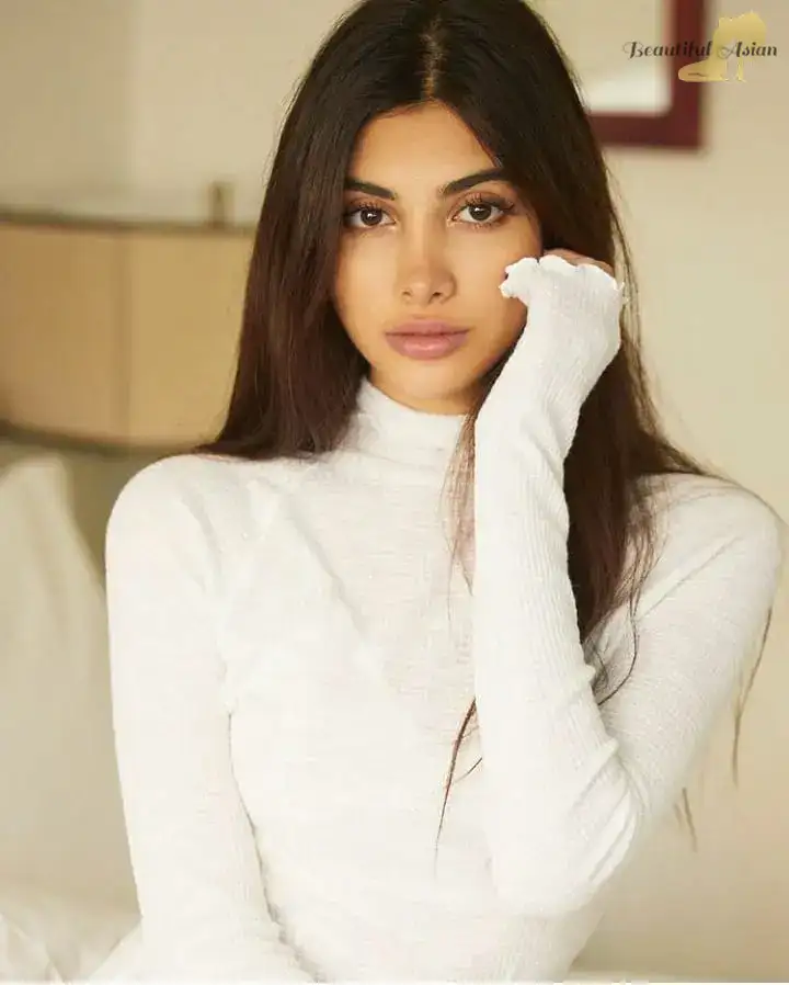 hot Azerbaijani female image