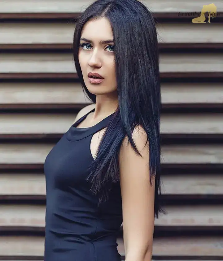 hot Azerbaijani woman image