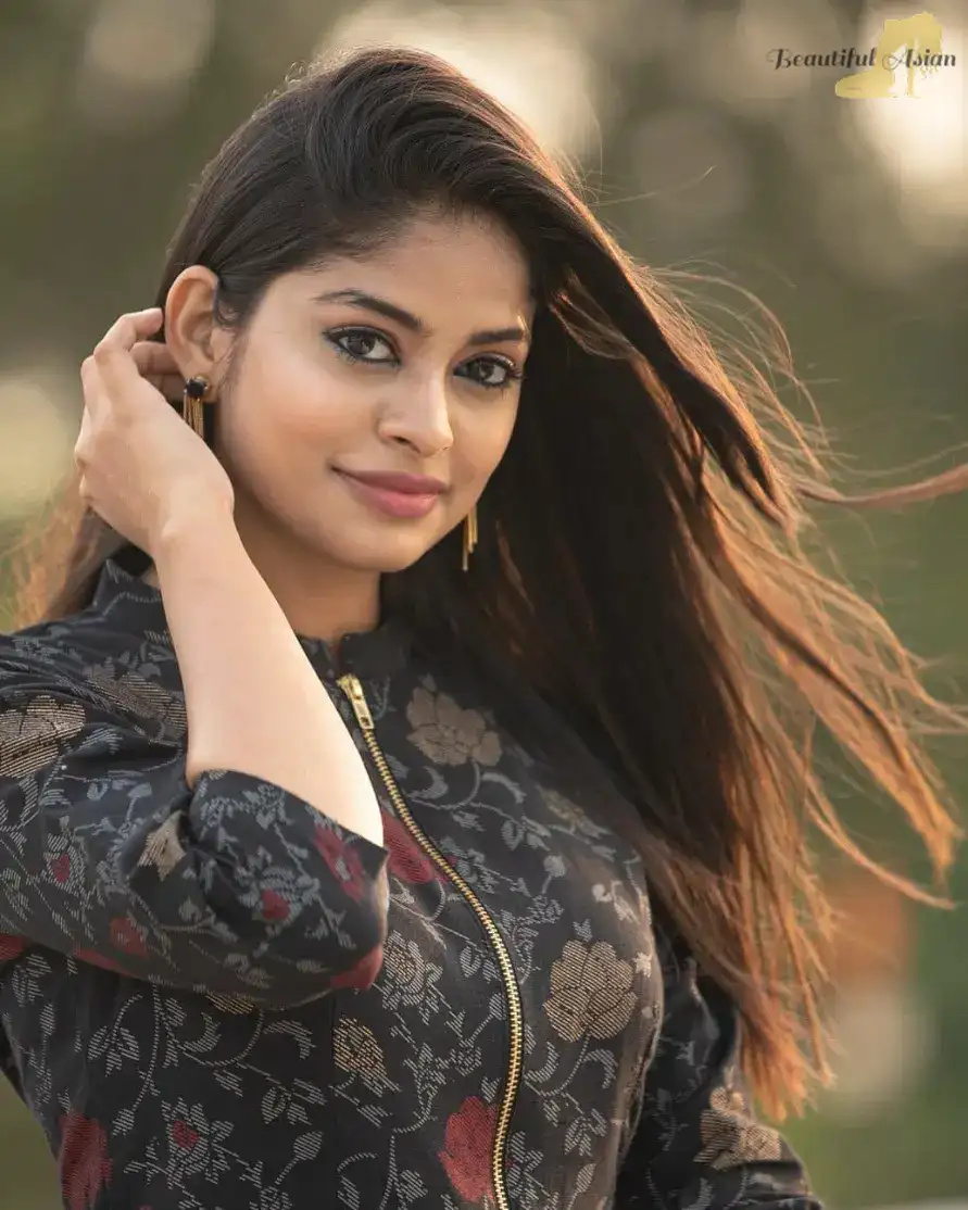 lovely Indian chick photo