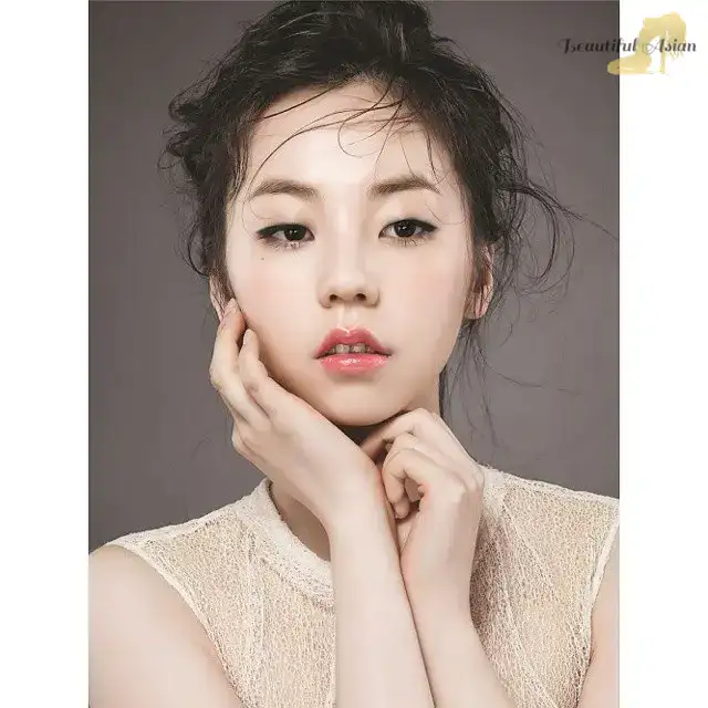 lovely Korean woman image