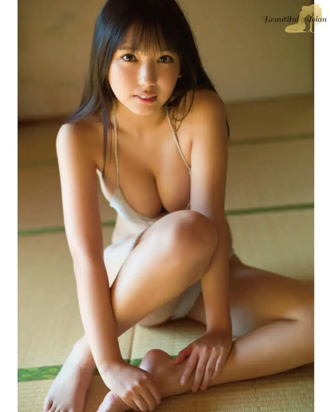 mesmerizing Japanese woman image