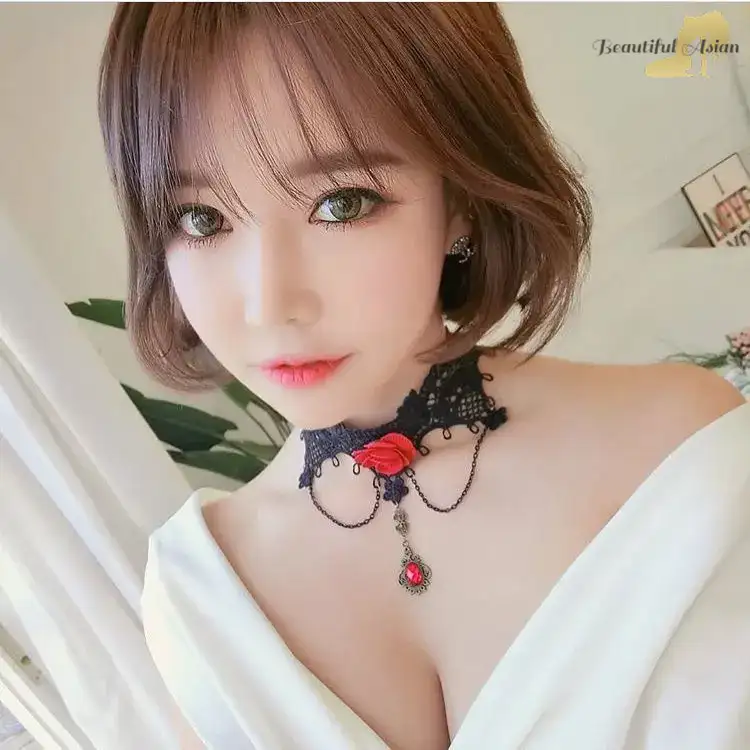 pretty Korean babe