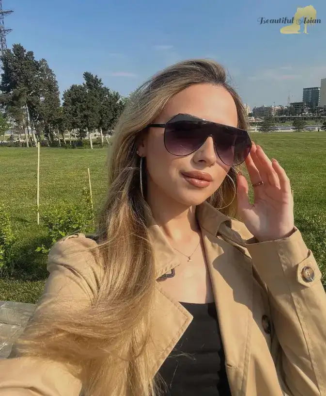 resplendent Azerbaijani girl image