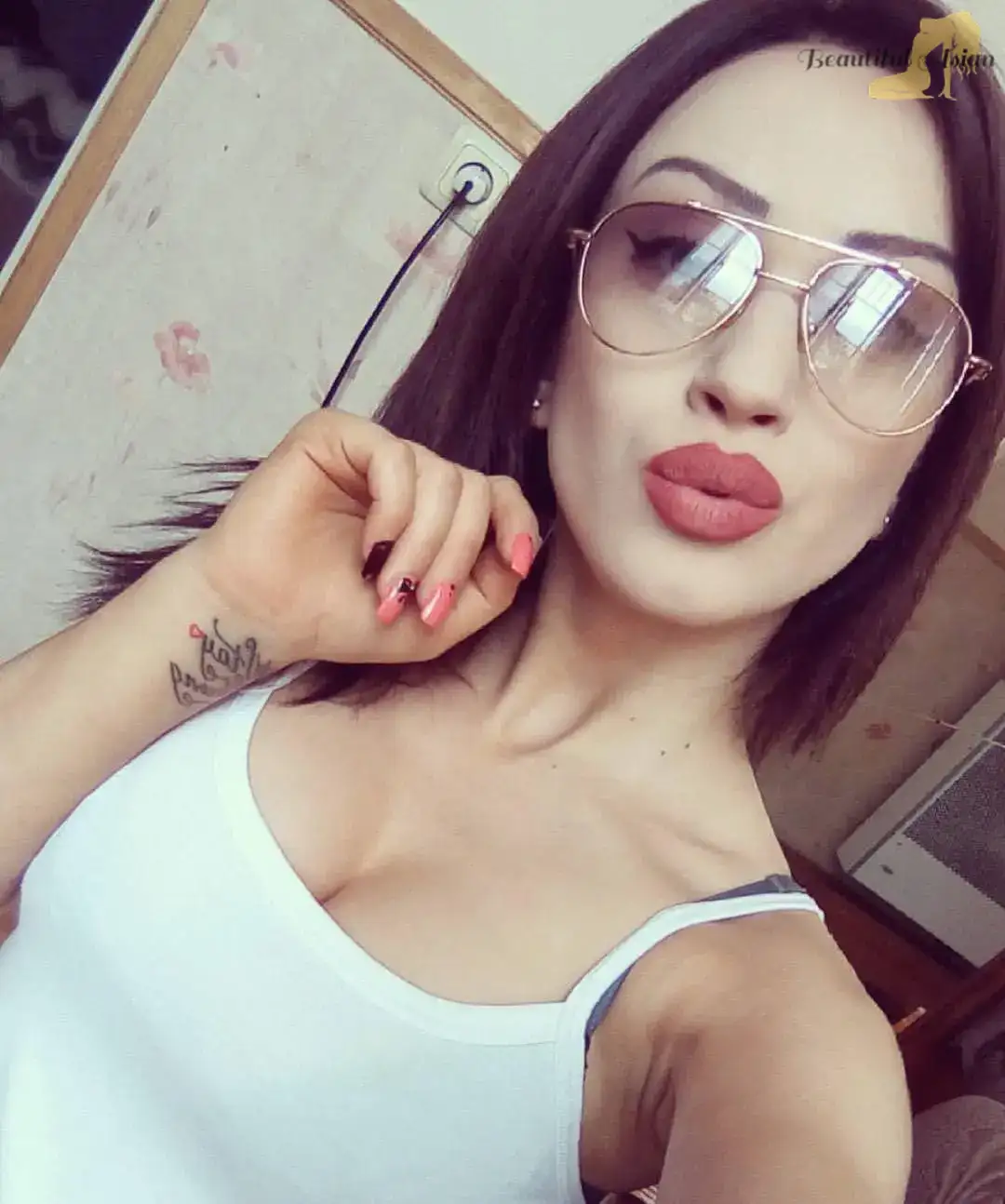 sexy Armenian babe