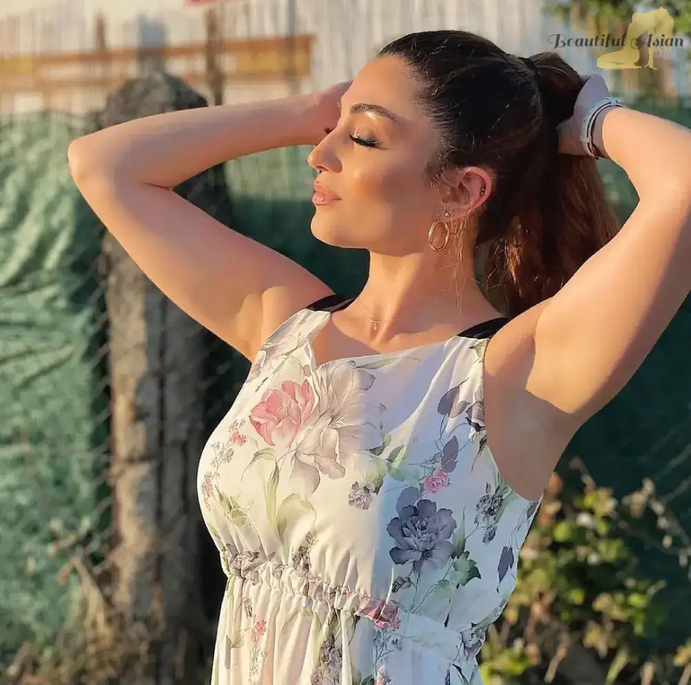 sexy Armenian female image