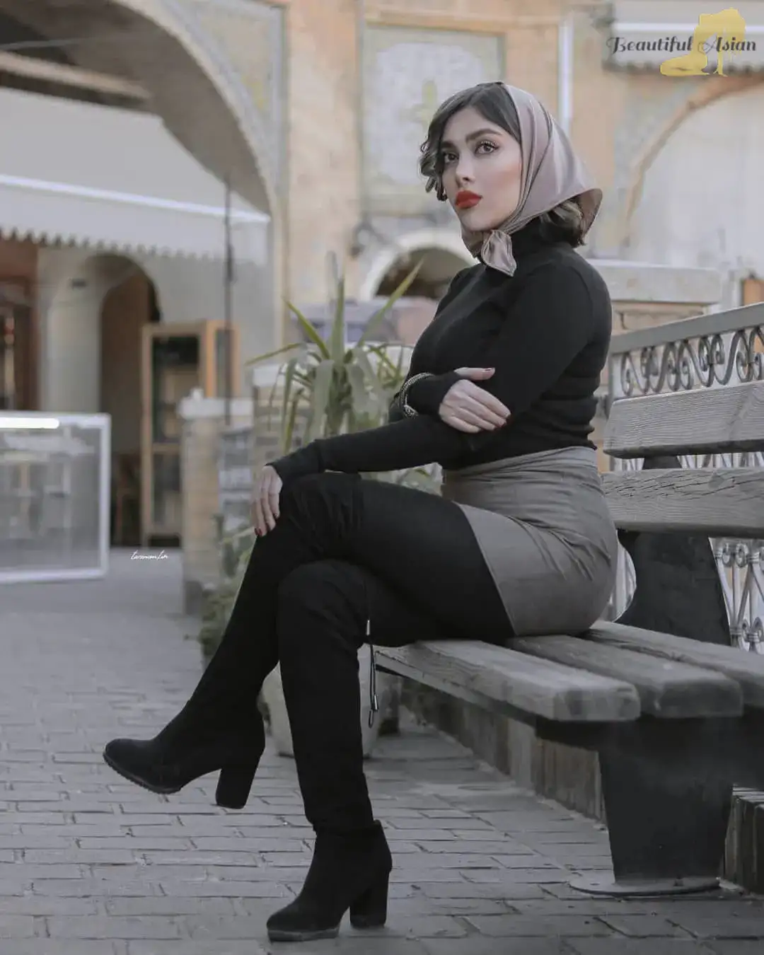 sexy Iranian hottie pic