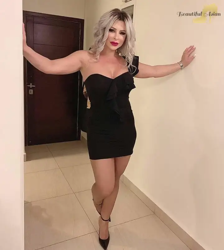 sexy Lebanese females image