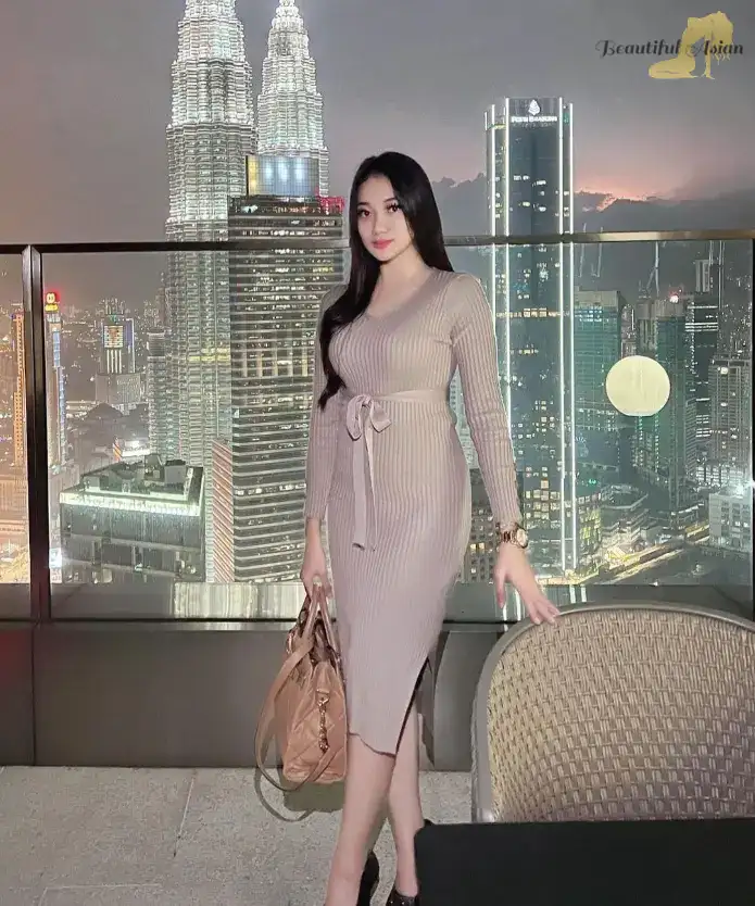 sexy Malaysian women photo