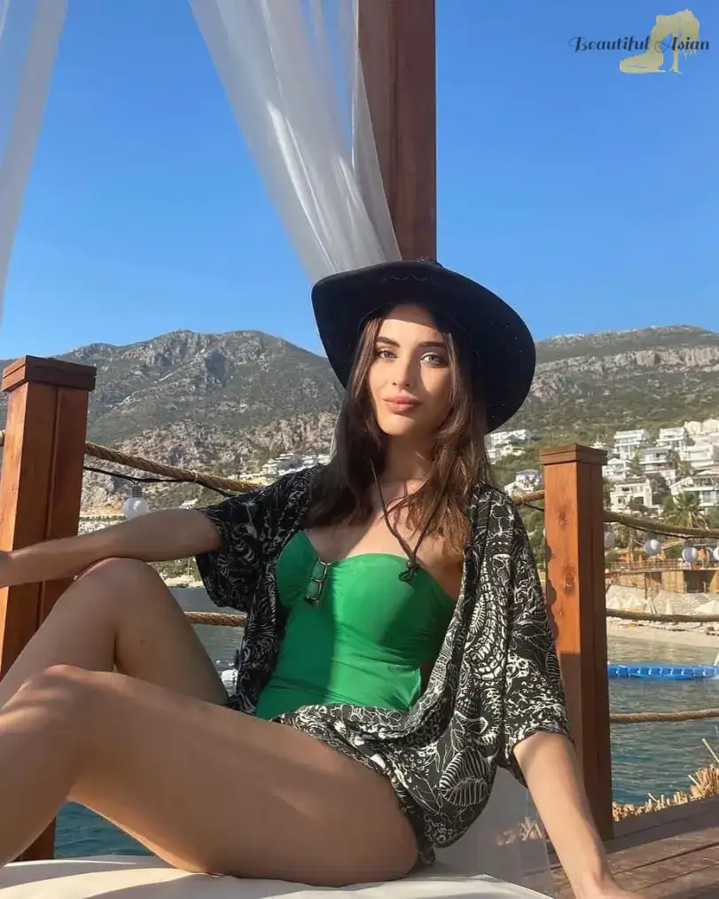 sexy Turkish models image