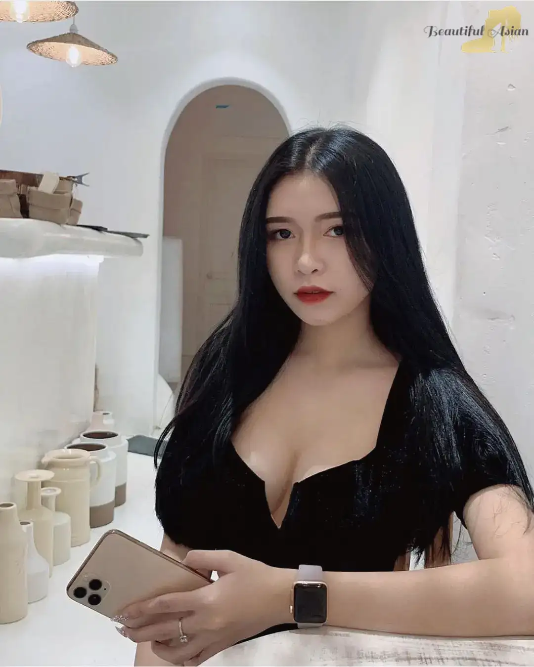 sexy Vietnamese women photo